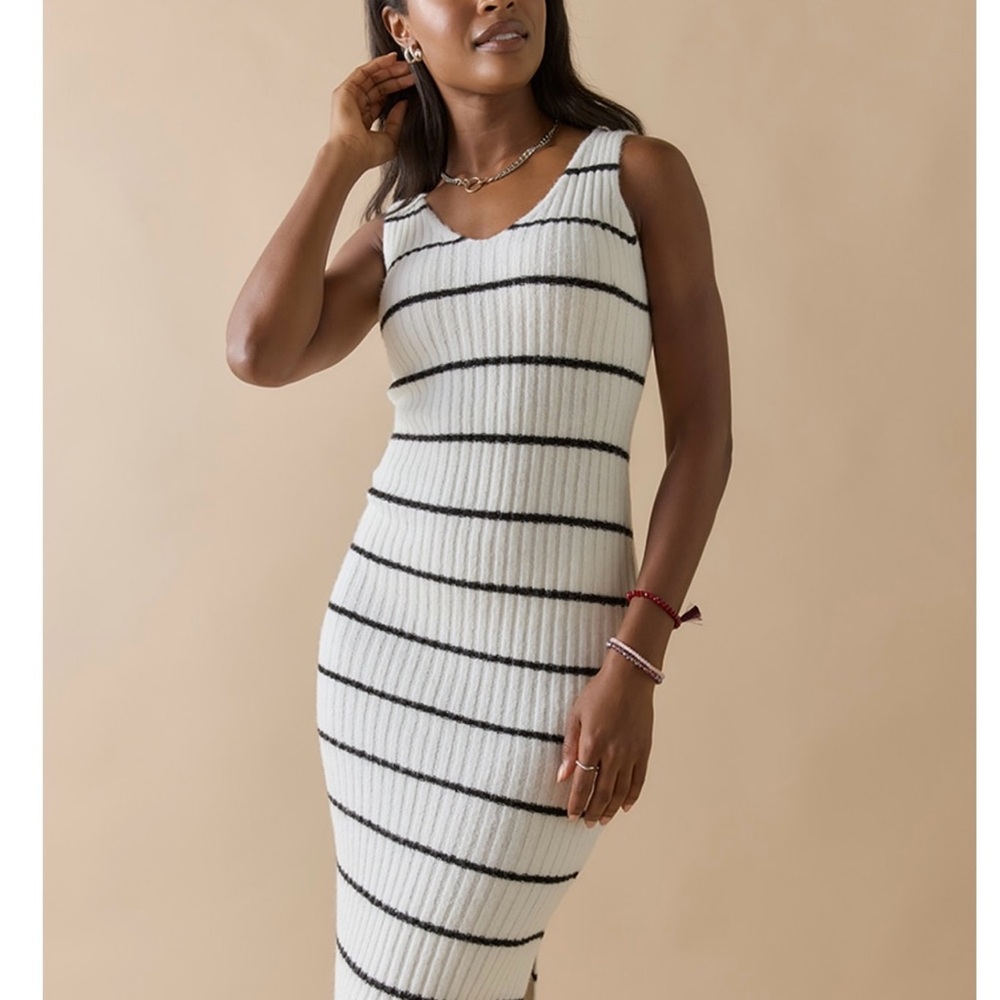 NWT Casual white V-Neck Sleeveless Bodycon Midi Dress